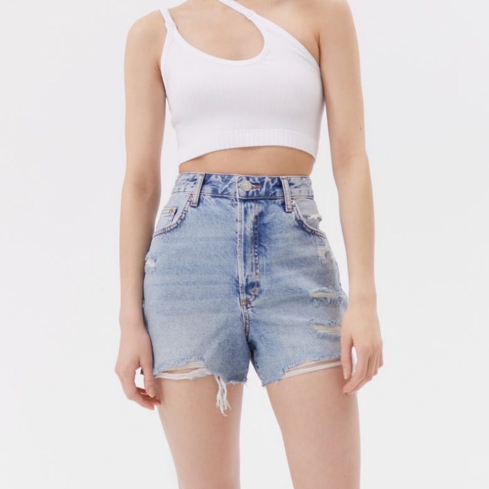 NWT UO Surf High-Waisted Distressed Denim Short - Light Wash